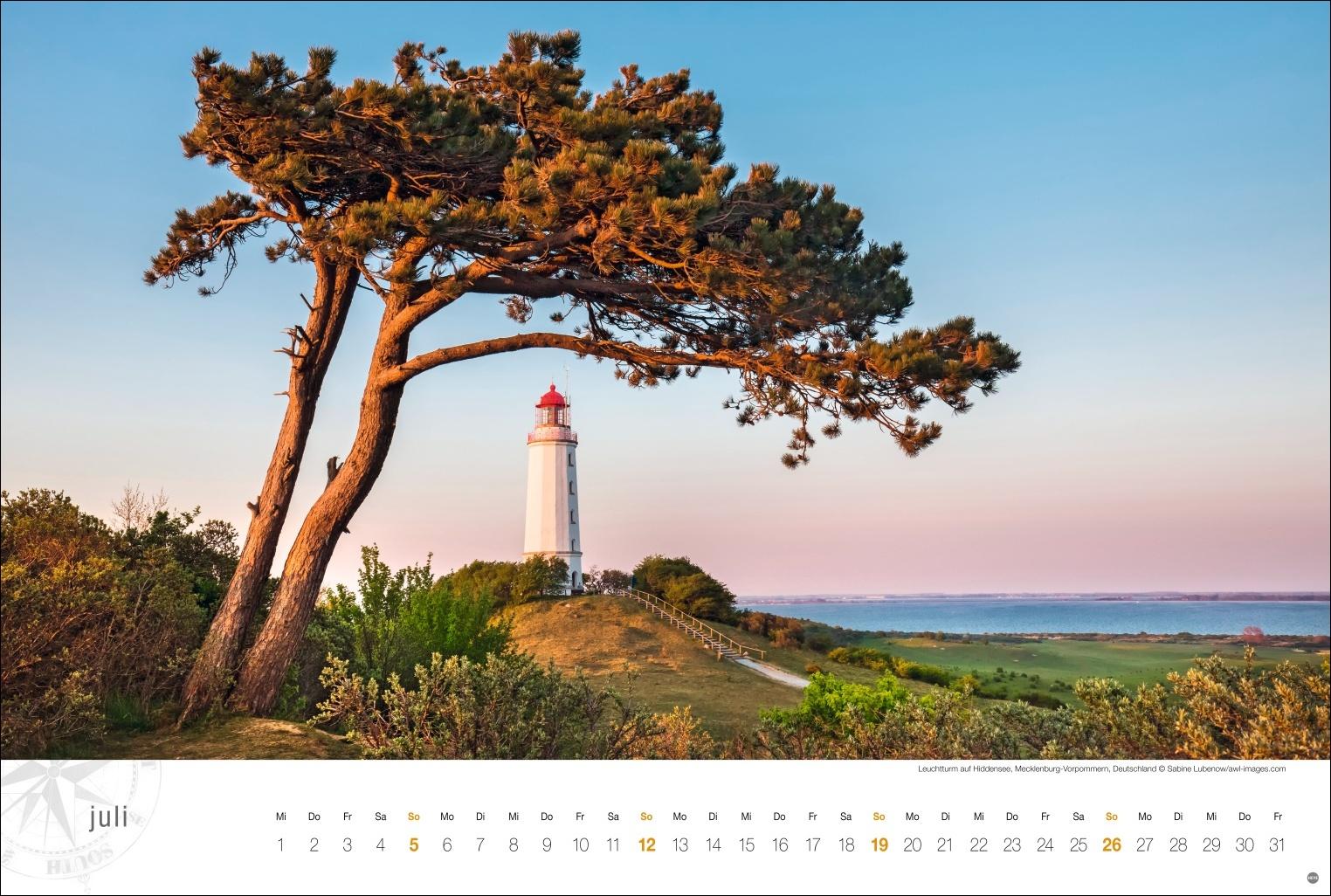 Beispielinhalt (Bild) Ostsee Globetrotter Kalender 2026 - Von behaglichen Strandkörben und rauen Küsten