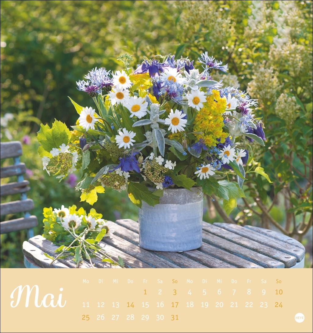 Beispielinhalt (Bild) Herzliche Blumengrüße Postkartenkalender 2026