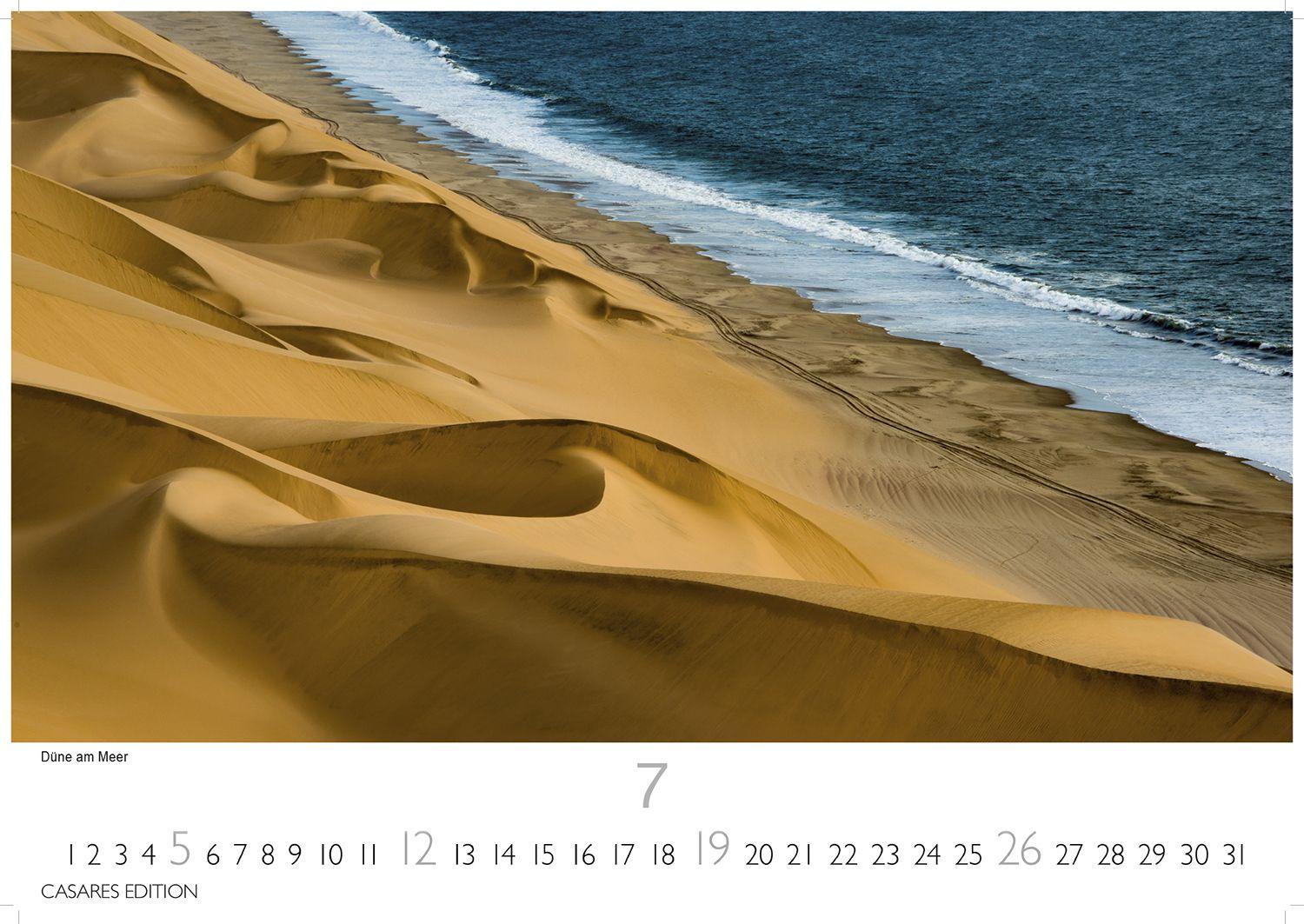 Beispielinhalt (Bild) Namibia Kalender 2026 - Wandkalender | Fotokalender Afrika 24x35 cm - . mit atemberaubenden Landschaftsfotos und der Tierwelt.