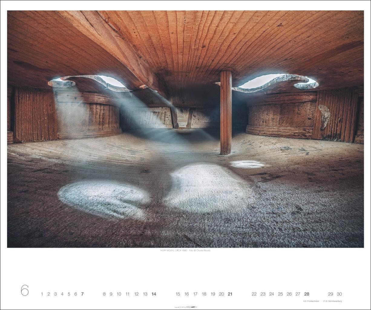 Beispielinhalt (Bild) Architecture in Music Kalender 2026 - Musikinstrumente von innen
