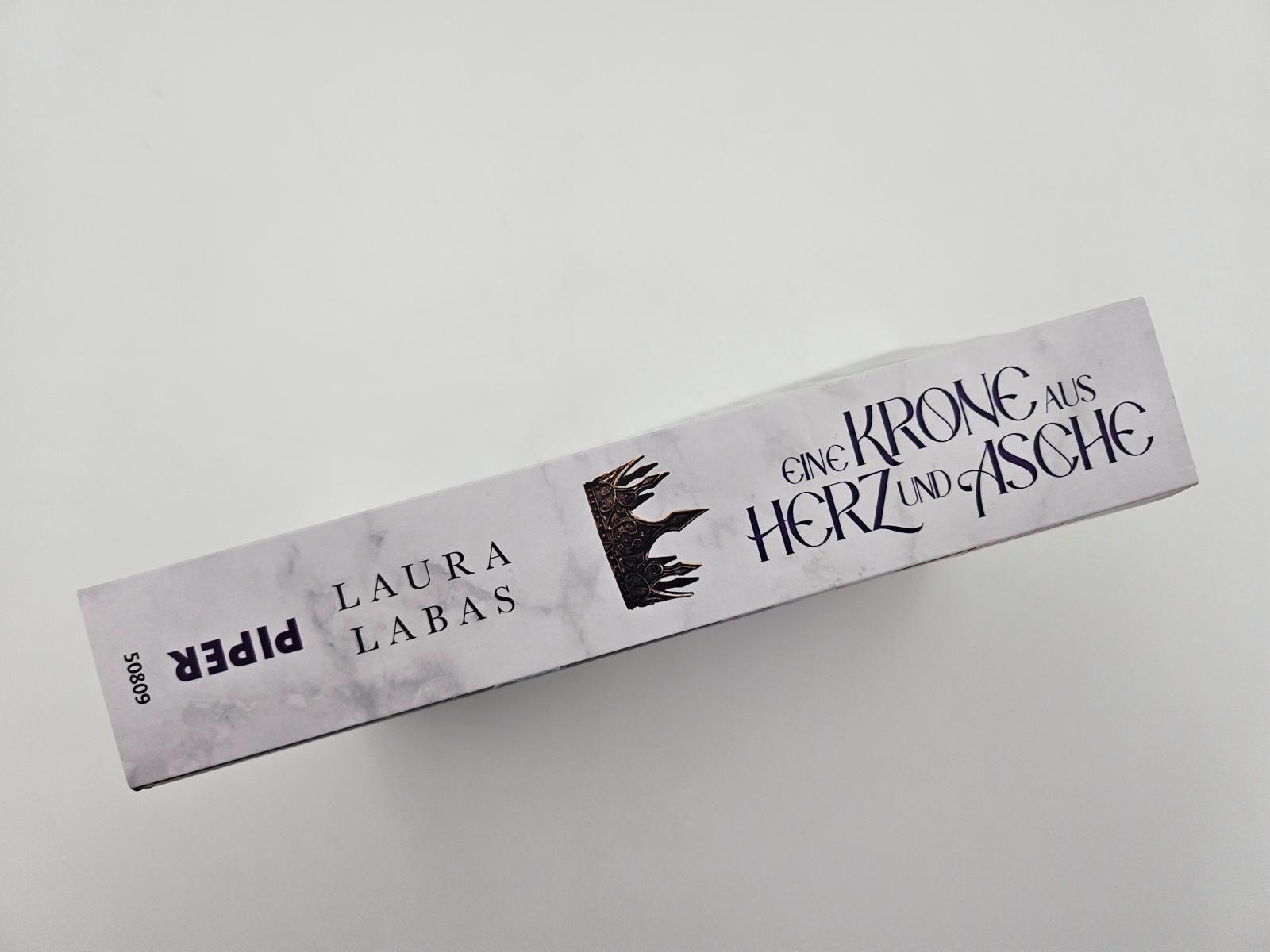 Beispielinhalt (Bild) Eine Krone aus Herz und Asche