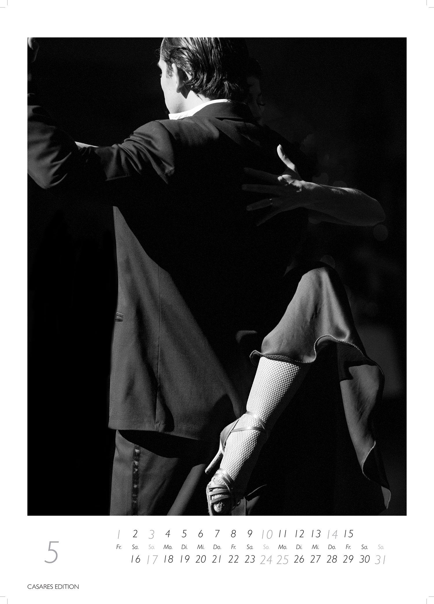 Beispielinhalt (Bild) Tango schwarz-weiss Kalender 2026 - Wandkalender | Fotokalender |Tanzkalender Südamerika 42x59cm Grosses Format - Erleben Sie den Zauber des Tangos - Eleganz, Leidenschaft & kulturelle Tiefe in einem hochwertigen Kalender.