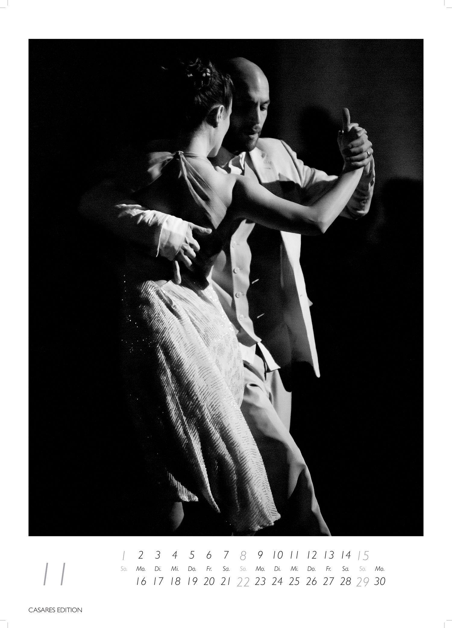 Beispielinhalt (Bild) Tango schwarz-weiss Kalender 2026 - Wandkalender | Fotokalender |Tanzkalender Südamerika 42x59cm Grosses Format - Erleben Sie den Zauber des Tangos - Eleganz, Leidenschaft & kulturelle Tiefe in einem hochwertigen Kalender.