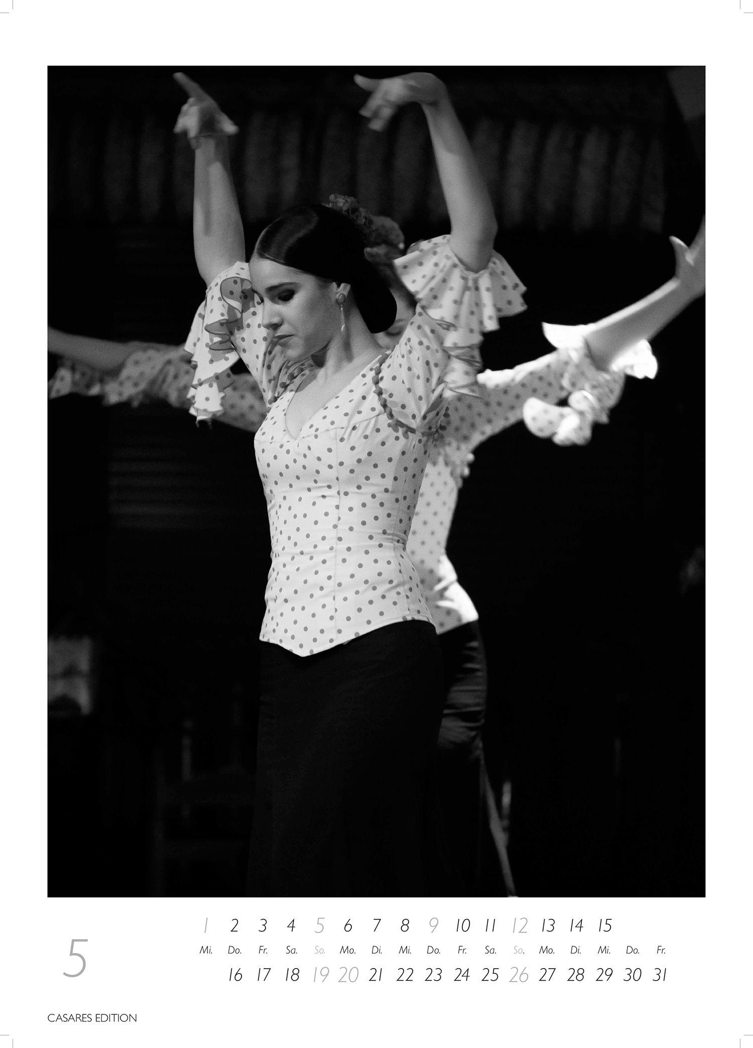 Beispielinhalt (Bild) Flamenco schwarz-weiss Kalender 2026 - Wandkalender | Fotokalender | Tanzkalender| Spanien 42x59cm - . mit eindrucksvollen Flamenco-Fotos, Tanz & Musik - Perfekt für Fans spanischer Kultur & Andalusien.