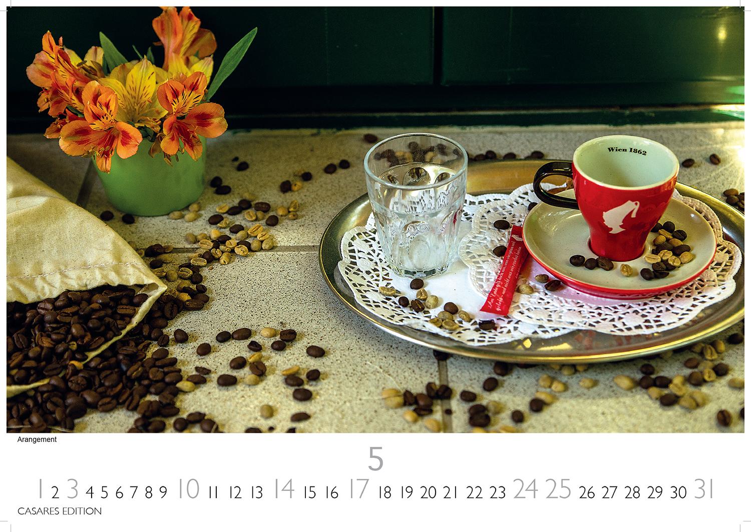 Beispielinhalt (Bild) Wiener Caféhaus Kultur Kalender 2026 - Wandkalender | Fotokalender Alpenländer 24x35cm | Historische & Kulturelle Kaffeehaus Motive | . & Geschenkidee