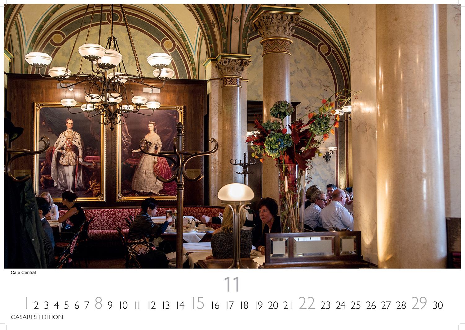 Beispielinhalt (Bild) Wiener Caféhaus Kultur Kalender 2026 - Wandkalender | Fotokalender Alpenländer 35x50cm Grosses Format | Historische & Kulturelle Kaffeehaus Motive | . & Geschenkidee