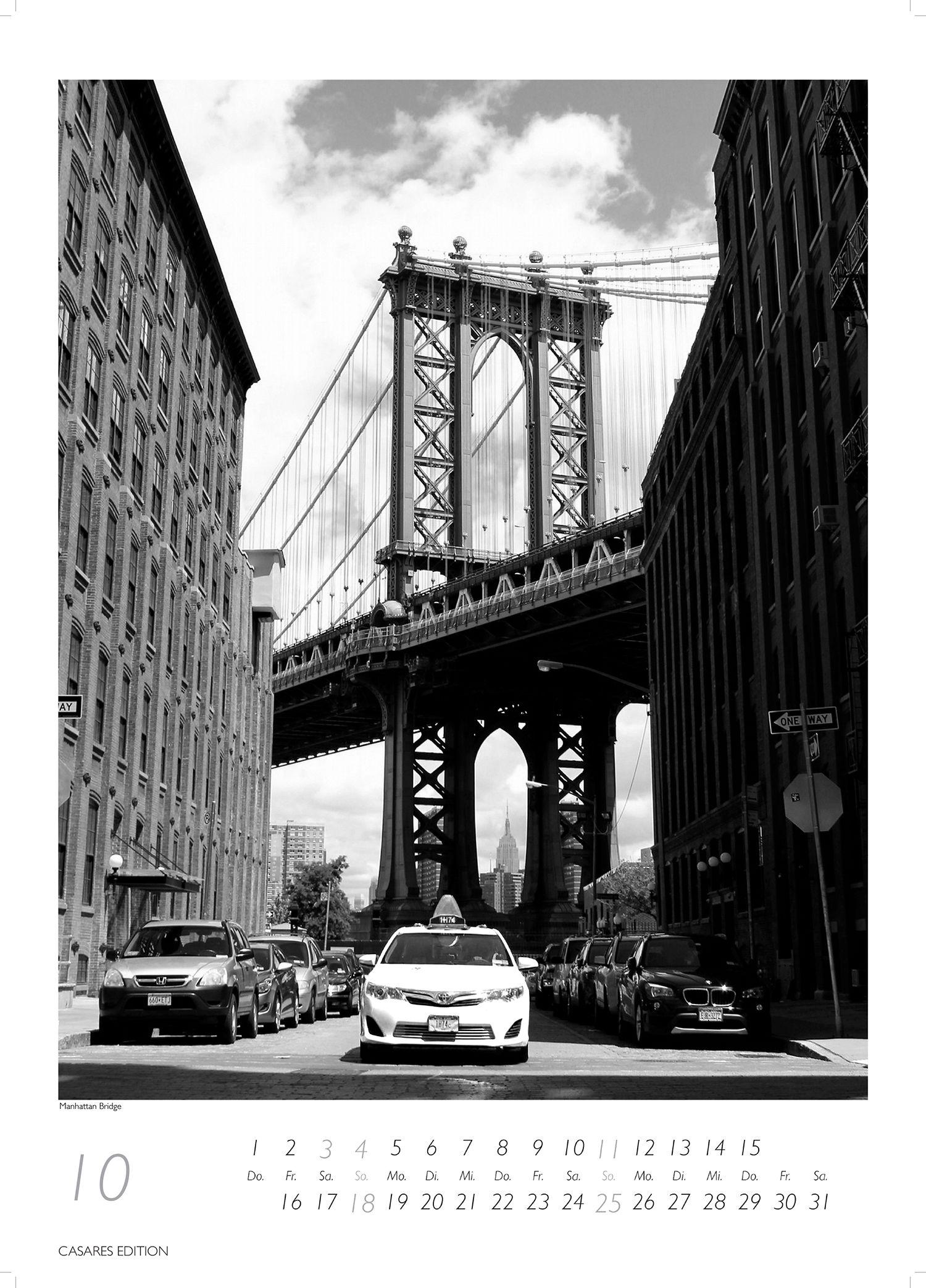 Beispielinhalt (Bild) New York schwarz-weiss Kalender 2026 - Wandkalender | Fotokalender Nordamerika 59x42cm Grosses Format - Eleganter Schwarz-Weiß-Print mit beeindruckenden New York City Motiven