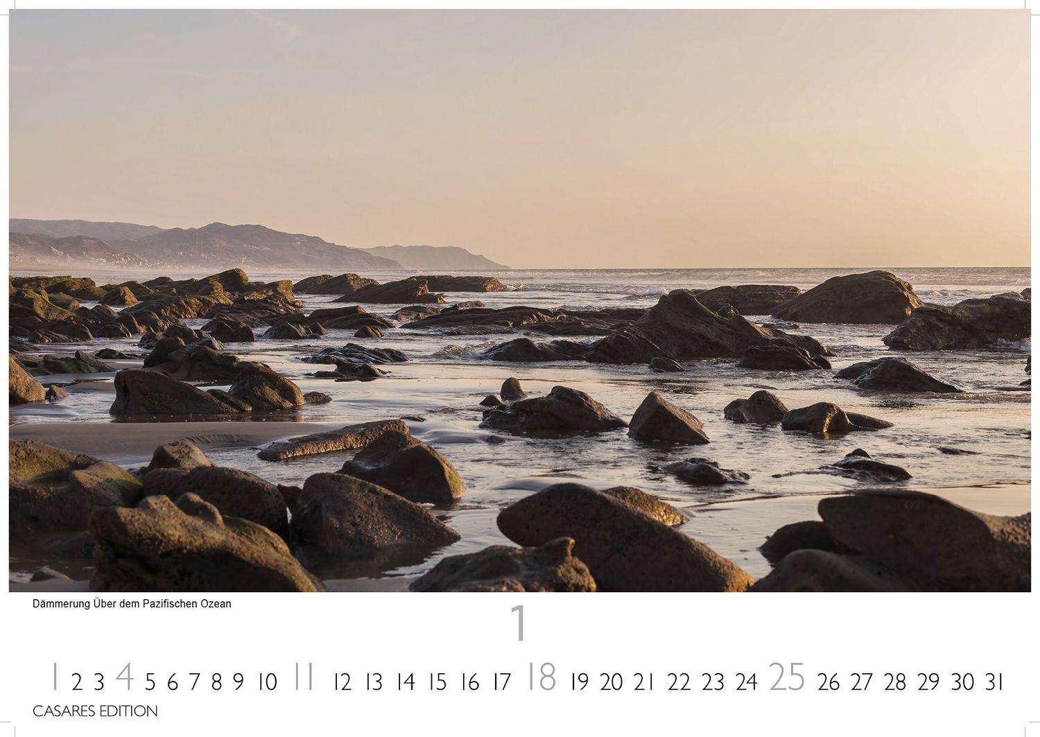 Beispielinhalt (Bild) Nordisches Licht Kalender 2026 - Wandkalender | Fotokalender Naturkalender 35x50cm - Hochwertiger . 2026 - mit 12 faszinierenden Fotografien von Landschaften im mildem nordischen Licht