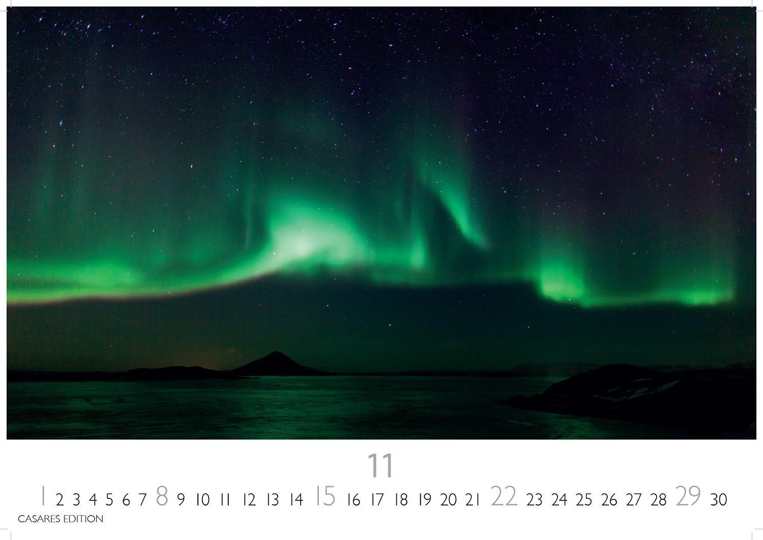 Beispielinhalt (Bild) Polarlicht Kalender 2026 - Wandkalender | Fotokalender Naturkalender 24x35cm - Erleben Sie die Magie der Aurora Borealis - Hochwertiger Polarlicht 2026 - für Naturenthusiasten
