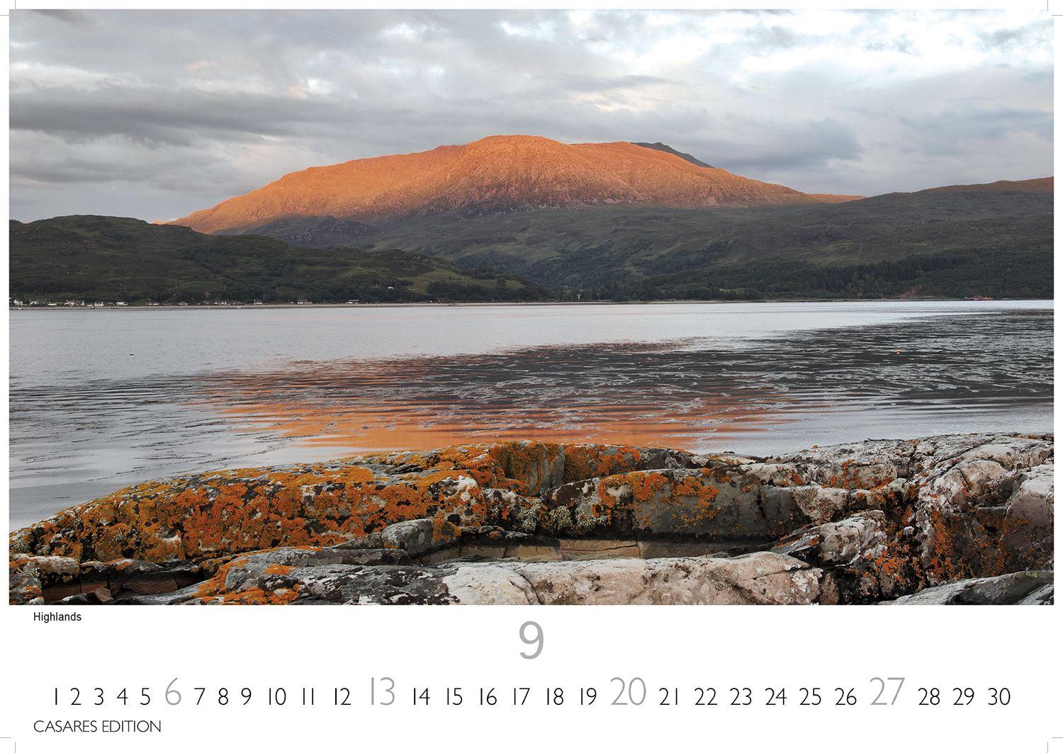 Beispielinhalt (Bild) Schottland Kalender 2026 - Wandkalender | Fotokalender England 35x50cm Grosses Format - Faszinierende Bilder von schottischen Highlands, Lochs, Küsten und Nationalparks