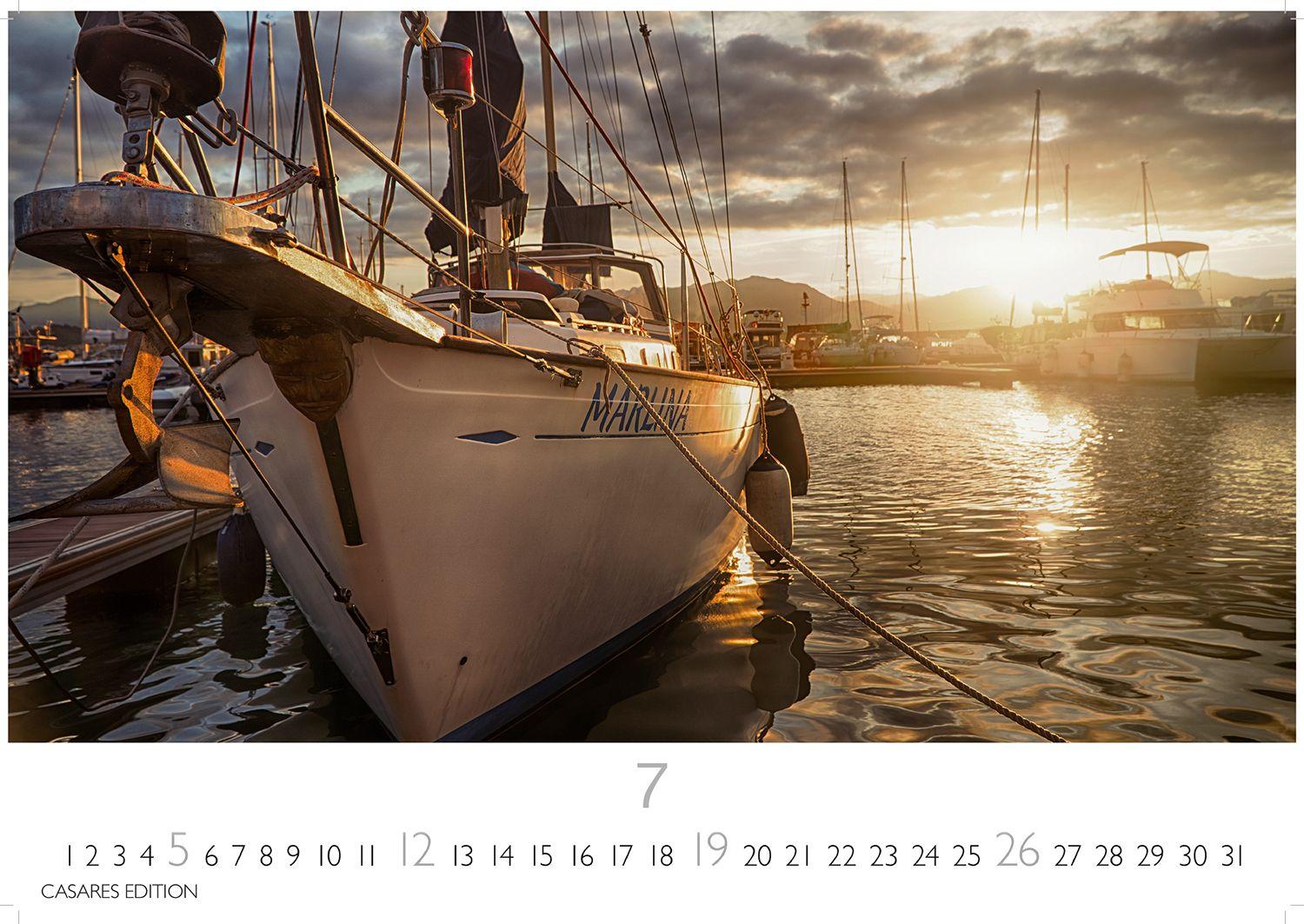 Beispielinhalt (Bild) Segeln Kalender 2026 - Wandkalender | Fotokalender Sport 24x35cm | perfektes Geschenk für Segler, Meerfreunde und alle mit Fernweh im Herzen