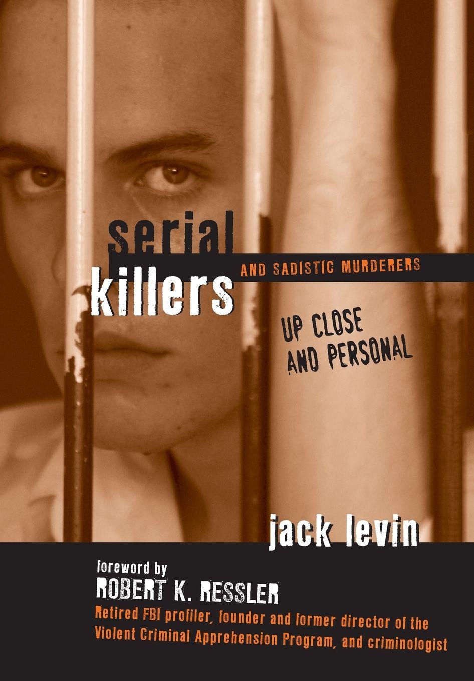 Vorderes Coverbild Serial Killers and Sadistic Murderers