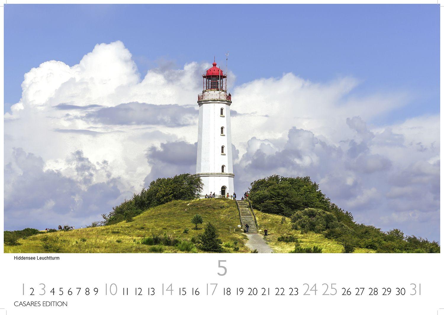 Beispielinhalt (Bild) Rügen Kalender 2026 - Wandkalender | Fotokalender Deutschland 24x35cm |mit stimmungsvollen Bildern von Kreidefelsen, Stränden, Ostseebädern und Naturparadiesen