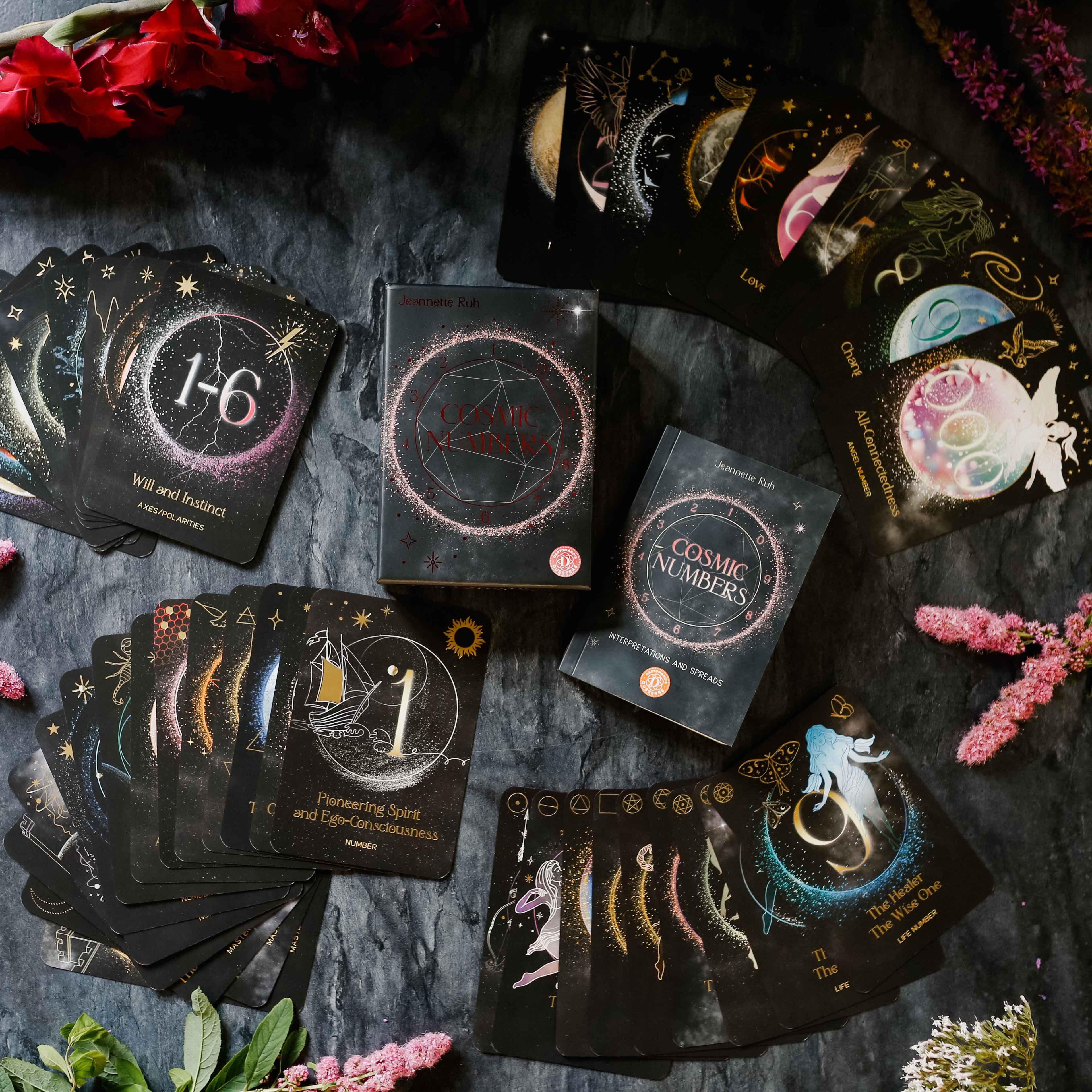 Beispielinhalt (Bild) Cosmic Numbers - 42 numerolgy cards with booklet GB (English Version))