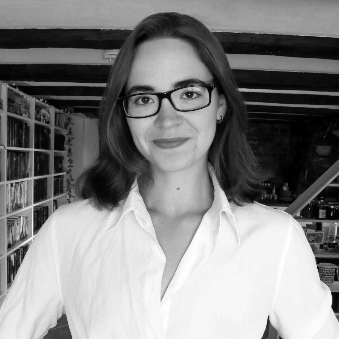 Autorenbild Night Lake Academy - Die Magie der Nachtfalter (Night Lake Academy 1)