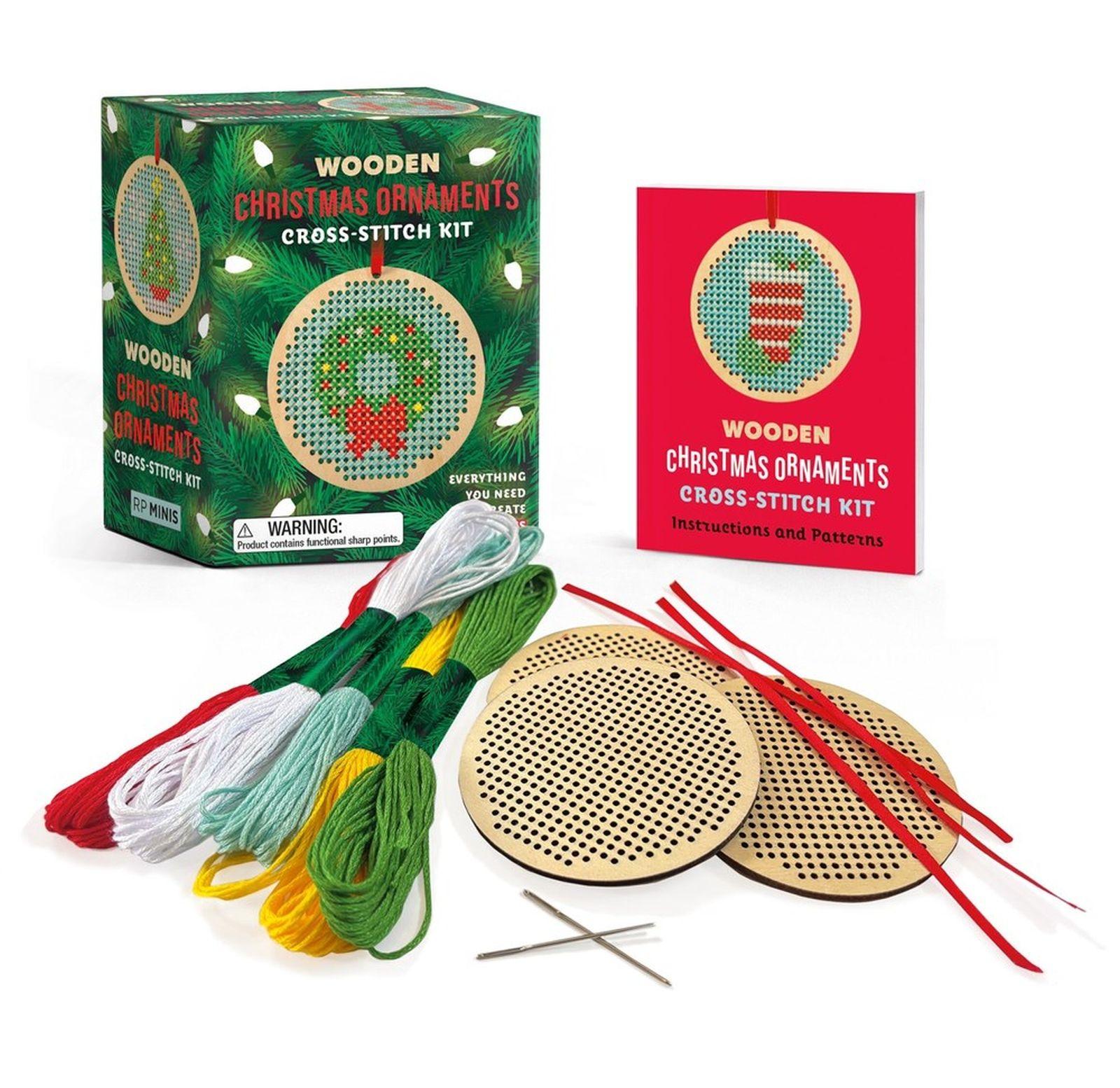 Vorderes Coverbild Wooden Christmas Ornaments Cross-Stitch Kit