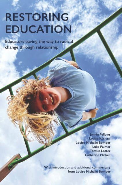 Vorderes Coverbild Restoring Education