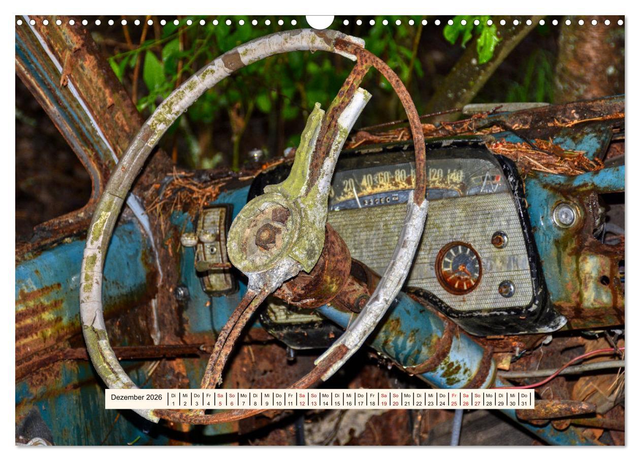 Beispielinhalt (Bild) Autowracks - Verlorener Glanz 2026 (Wandkalender 2026 DIN A3 quer), CALVENDO Monatskalender