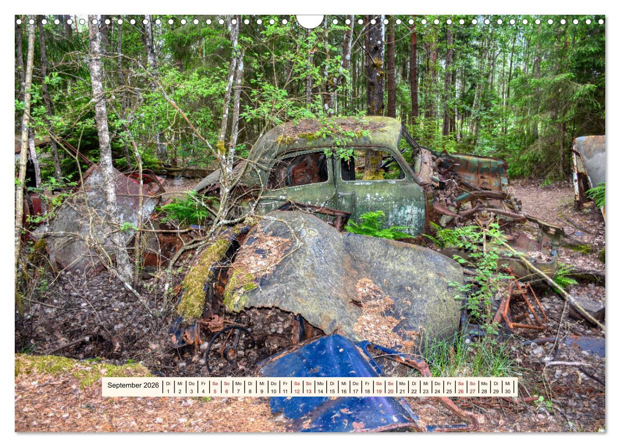 Beispielinhalt (Bild) Autowracks - Verlorener Glanz 2026 (Wandkalender 2026 DIN A3 quer), CALVENDO Monatskalender