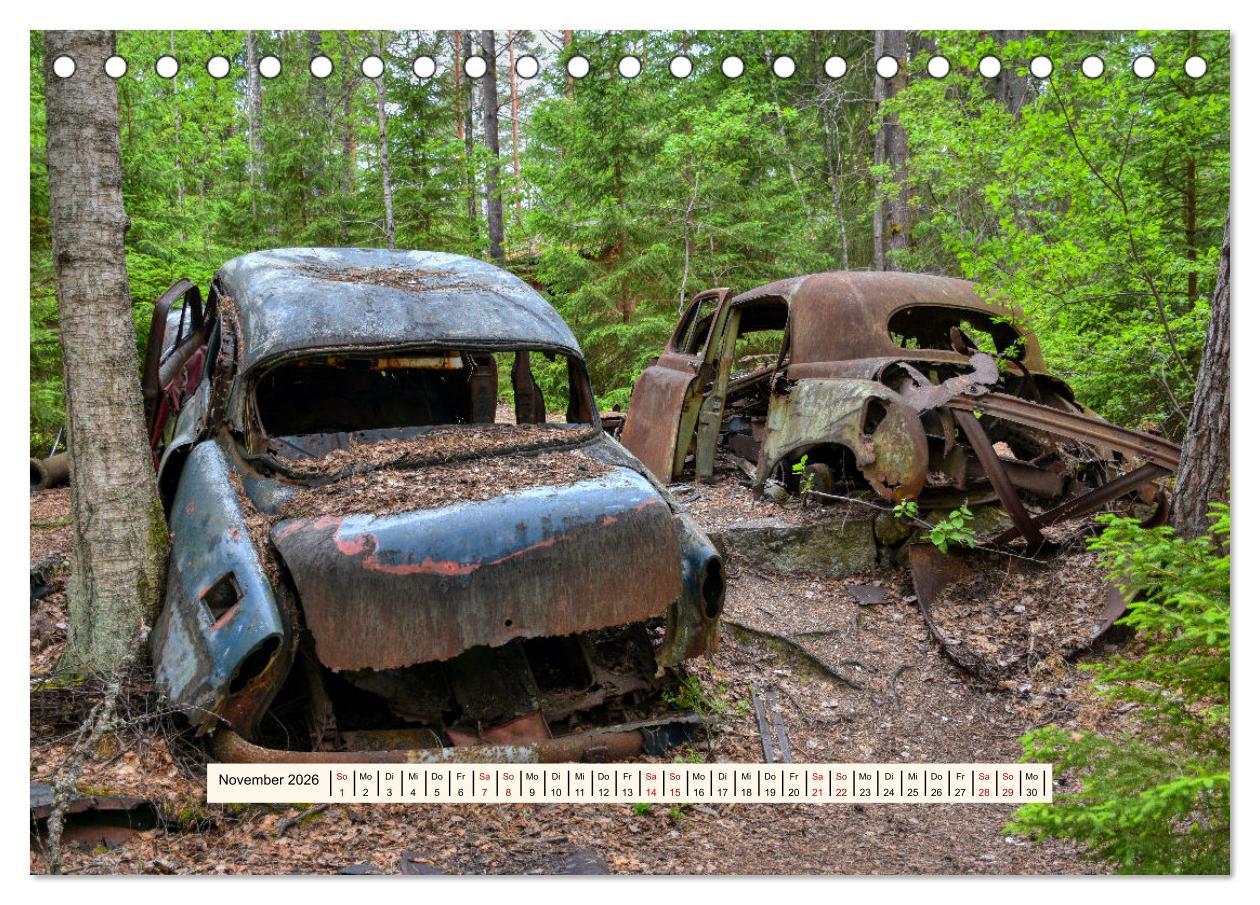 Beispielinhalt (Bild) Autowracks - Verlorener Glanz 2026 (Tischkalender 2026 DIN A5 quer), CALVENDO Monatskalender