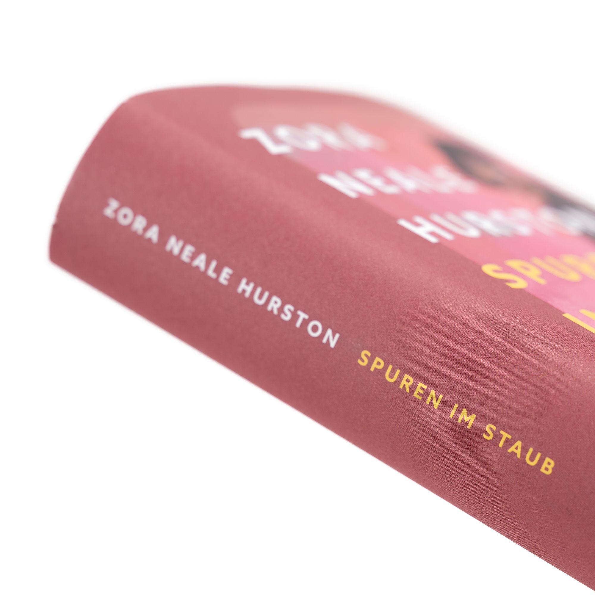 Beispielinhalt (Bild) Spuren im Staub