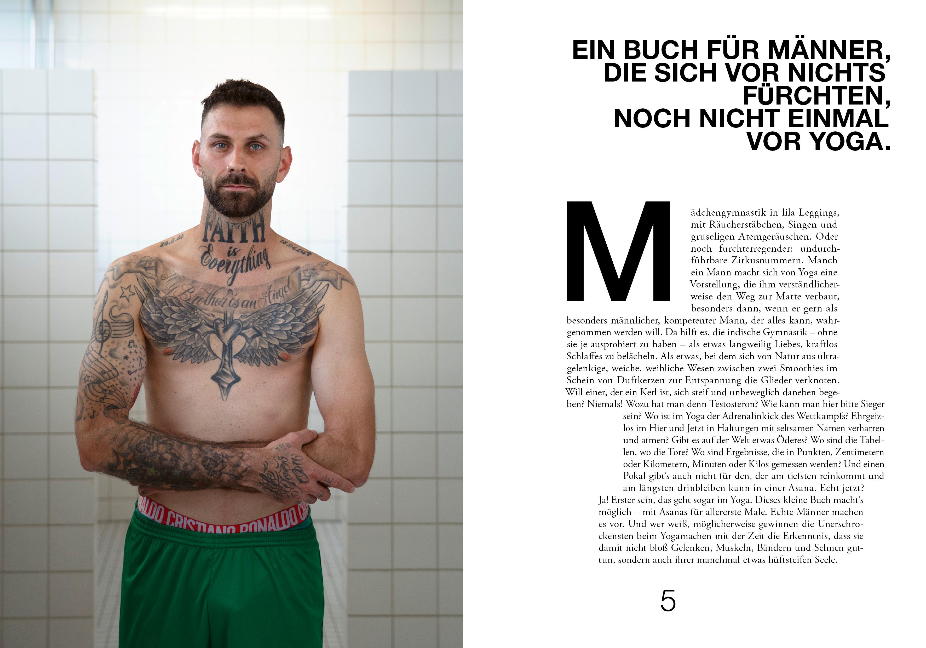 Beispielinhalt (Bild) Mann macht Yoga