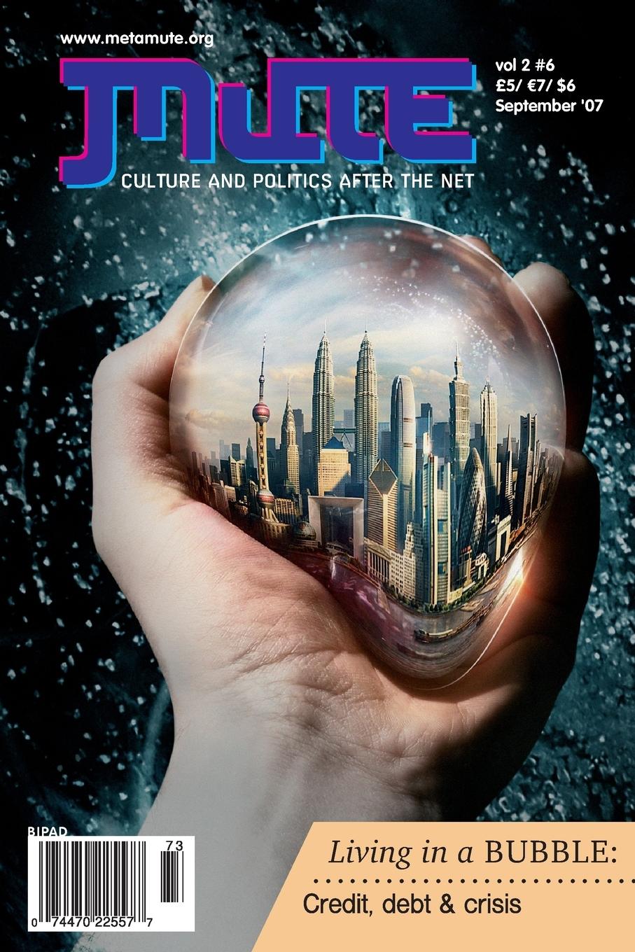 Vorderes Coverbild Living in a Bubble