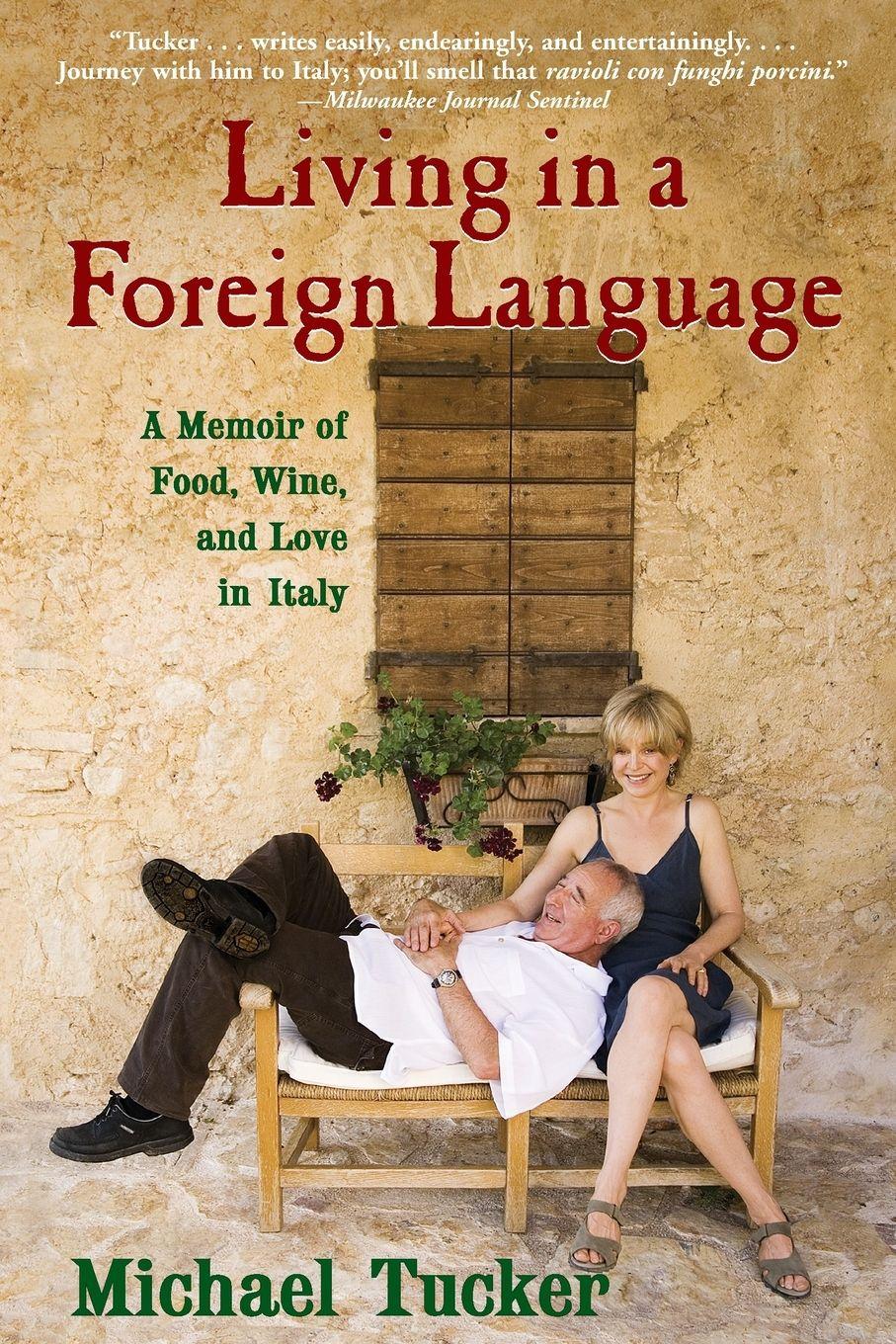 Vorderes Coverbild Living in a Foreign Language