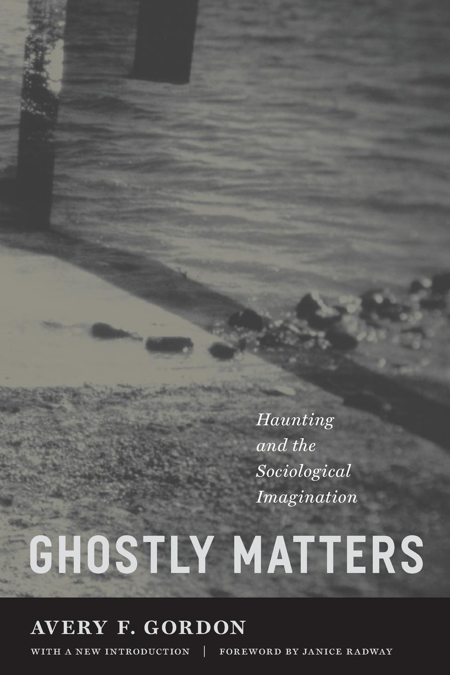 Vorderes Coverbild Ghostly Matters