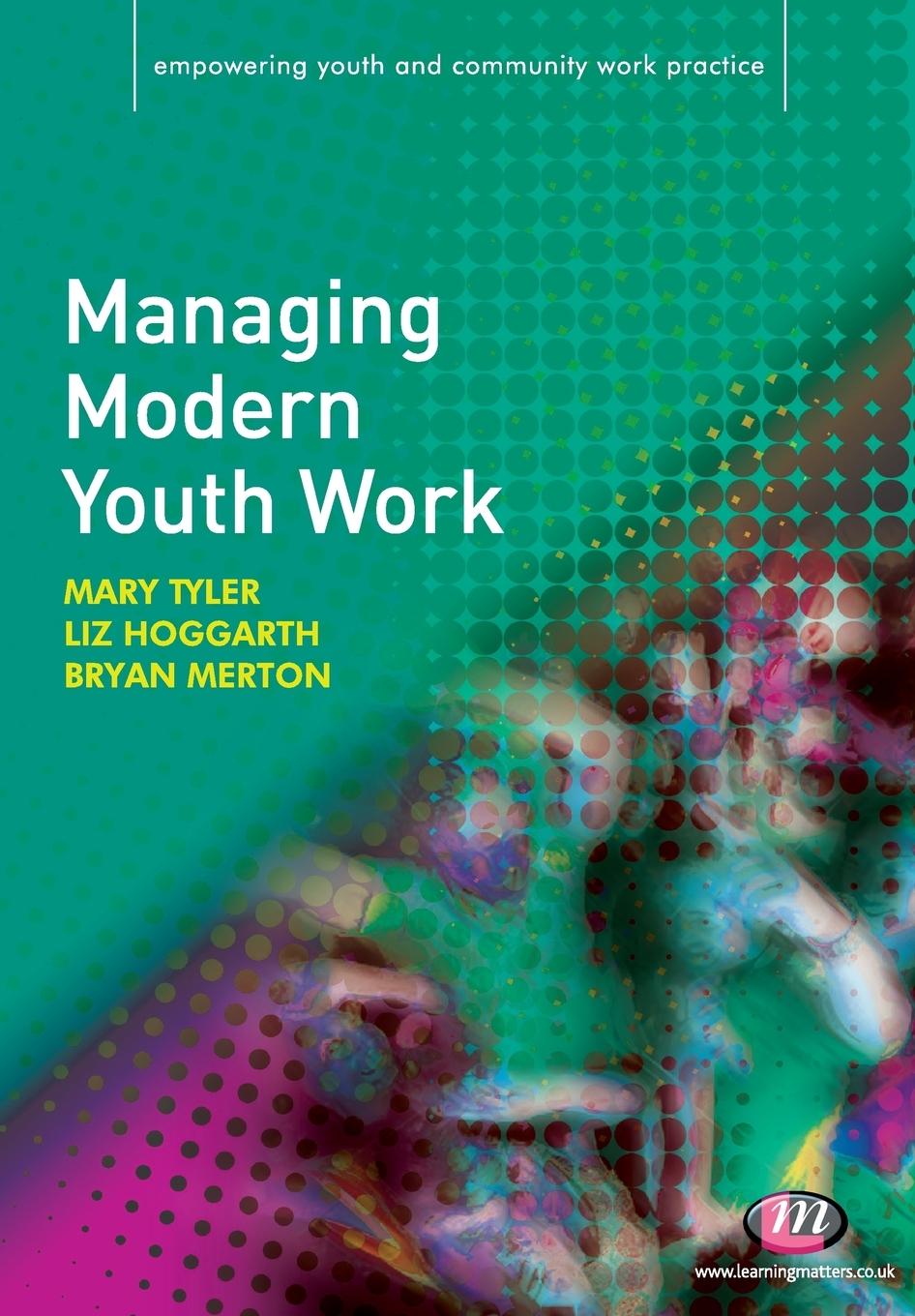 Vorderes Coverbild Managing Modern Youth Work