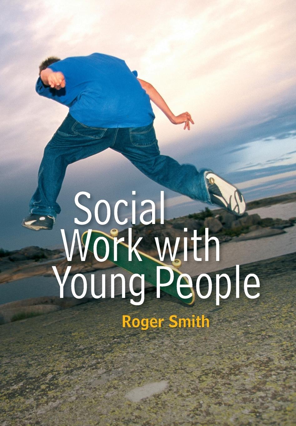 Vorderes Coverbild Social Work with Young People