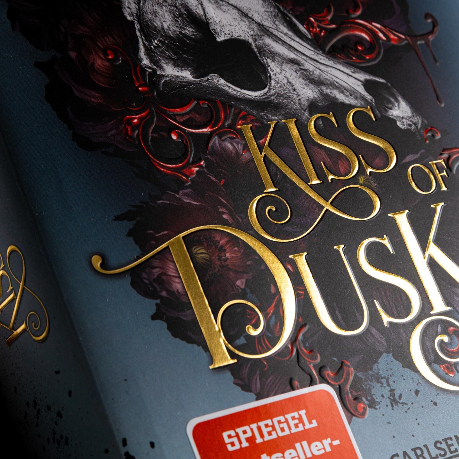 Beispielinhalt (Bild) The Fallen and the Kiss of Dusk (Crowns of Nyaxia 4)