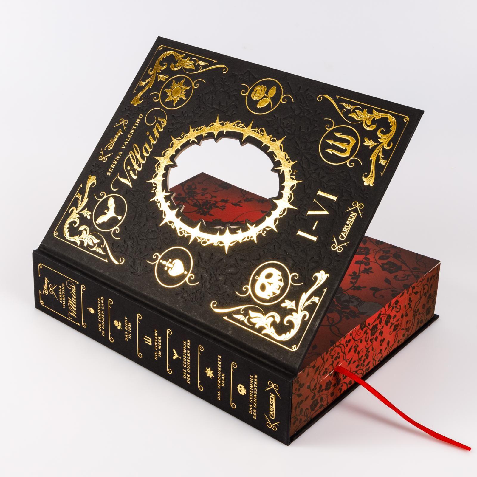 Beispielinhalt (Bild) Disney Villains: Villains Band I-VI: Luxusausgabe mit Farbschnitt im düsteren Dark-Fantasy-Setting