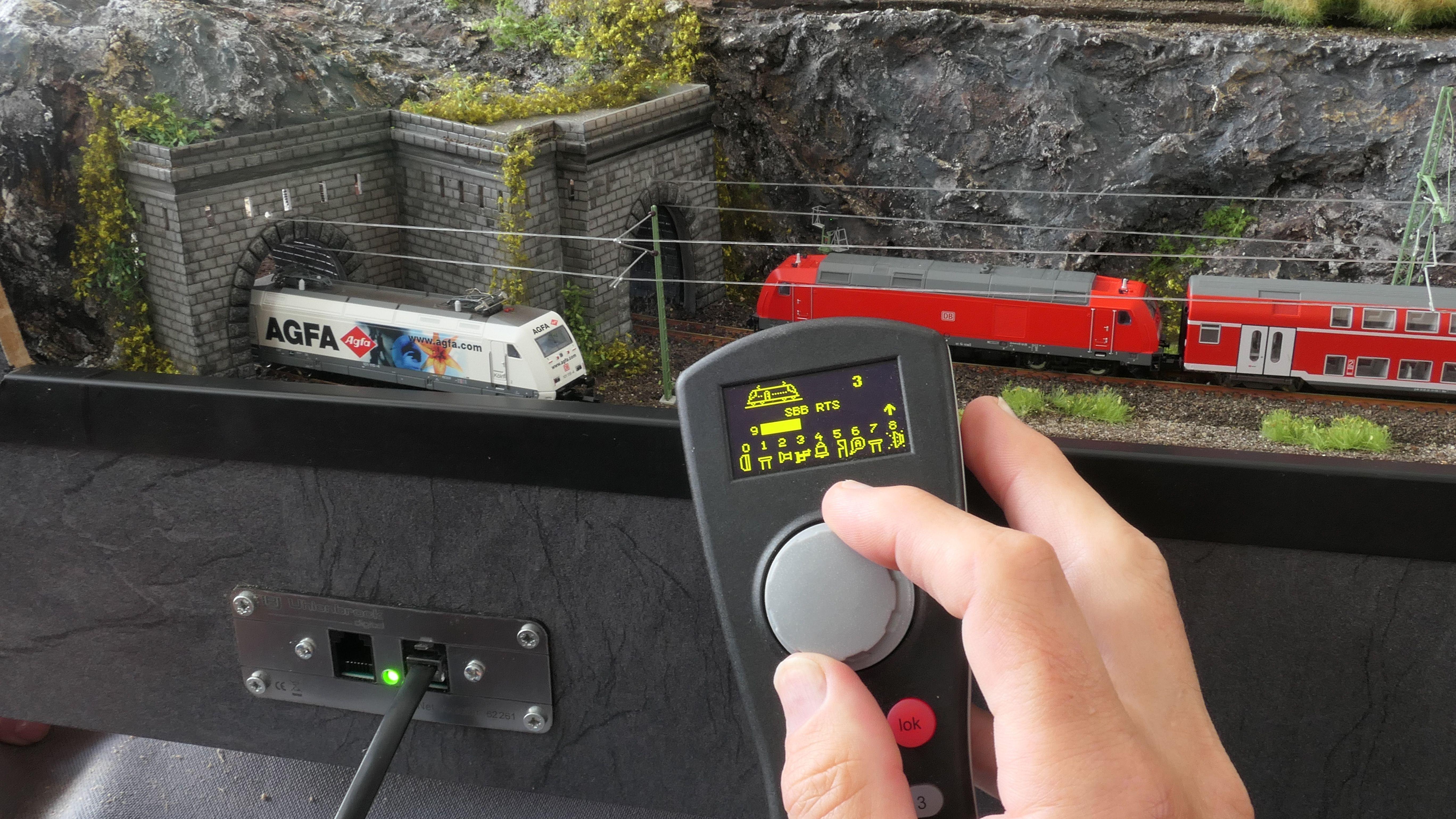 Beispielinhalt (Bild) Digitale Modellbahn mit Uhlenbrock