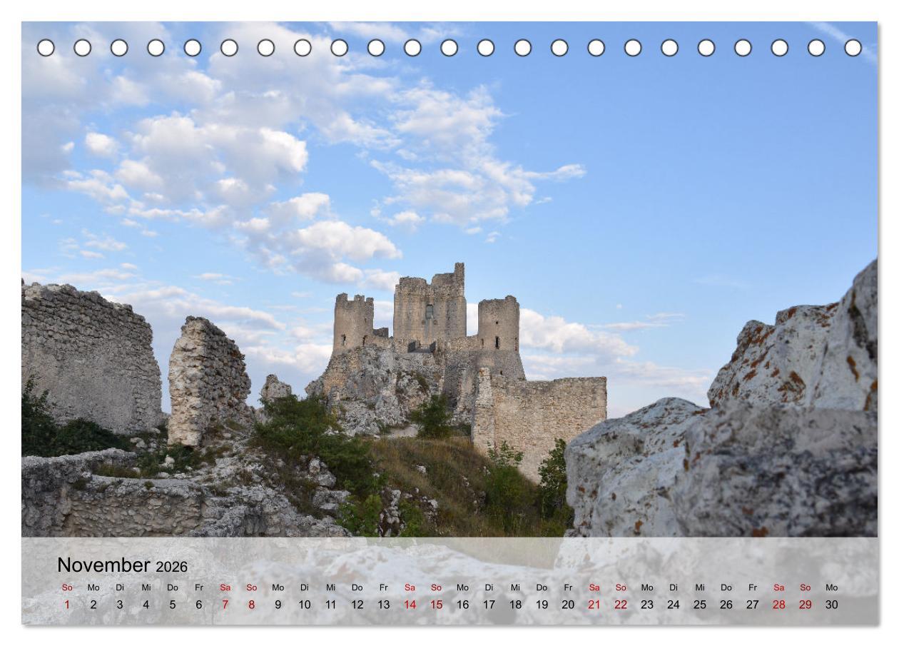 Beispielinhalt (Bild) Abruzzen - wild und romantisch (Tischkalender 2026 DIN A5 quer), CALVENDO Monatskalender