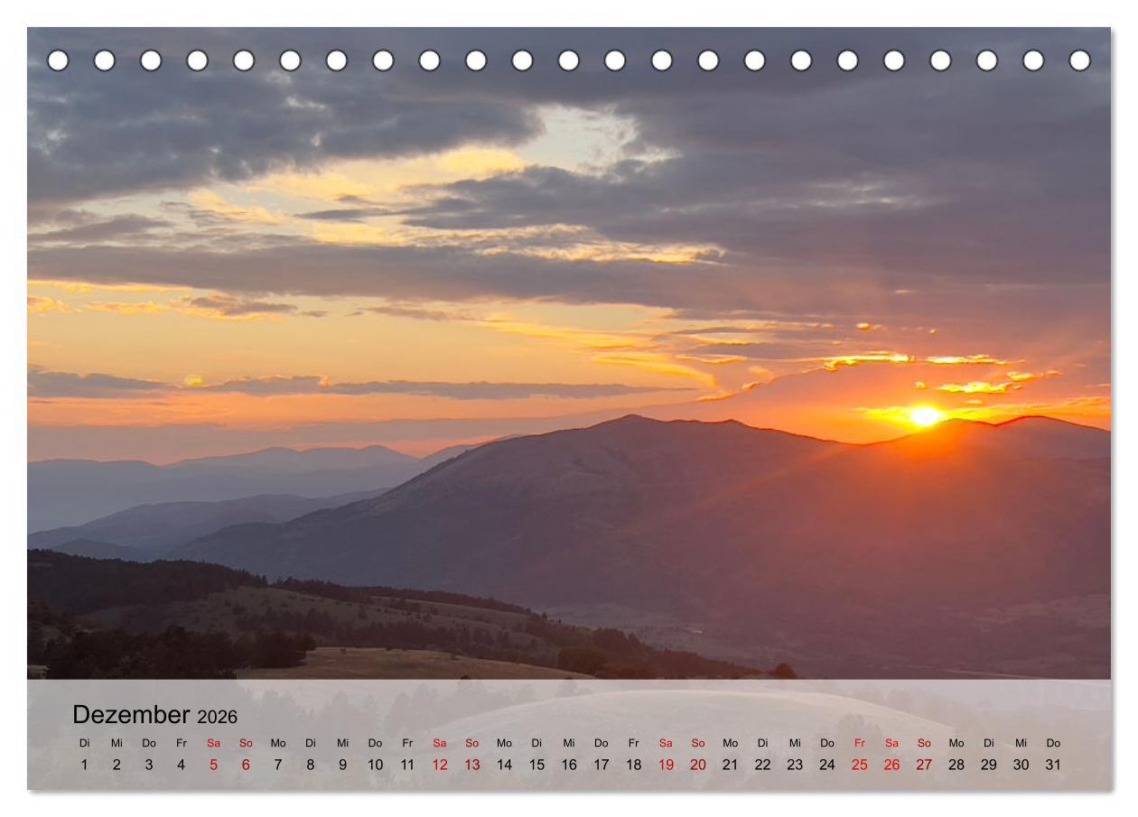 Beispielinhalt (Bild) Abruzzen - wild und romantisch (Tischkalender 2026 DIN A5 quer), CALVENDO Monatskalender