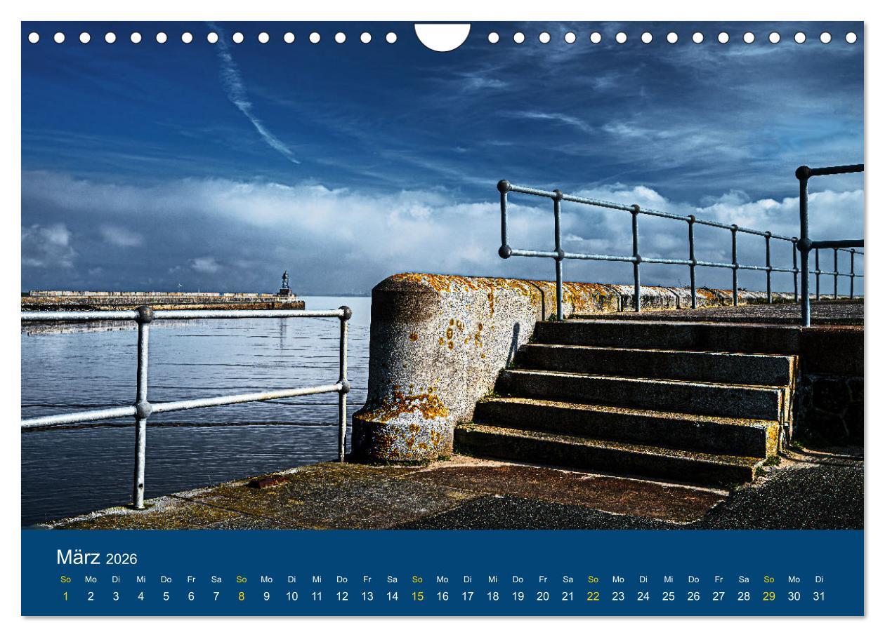 Beispielinhalt (Bild) Die Nordmole in Wilhelmshaven. Historisches Relikt und Lieblingsort. (Wandkalender 2026 DIN A4 quer), CALVENDO Monatskalender