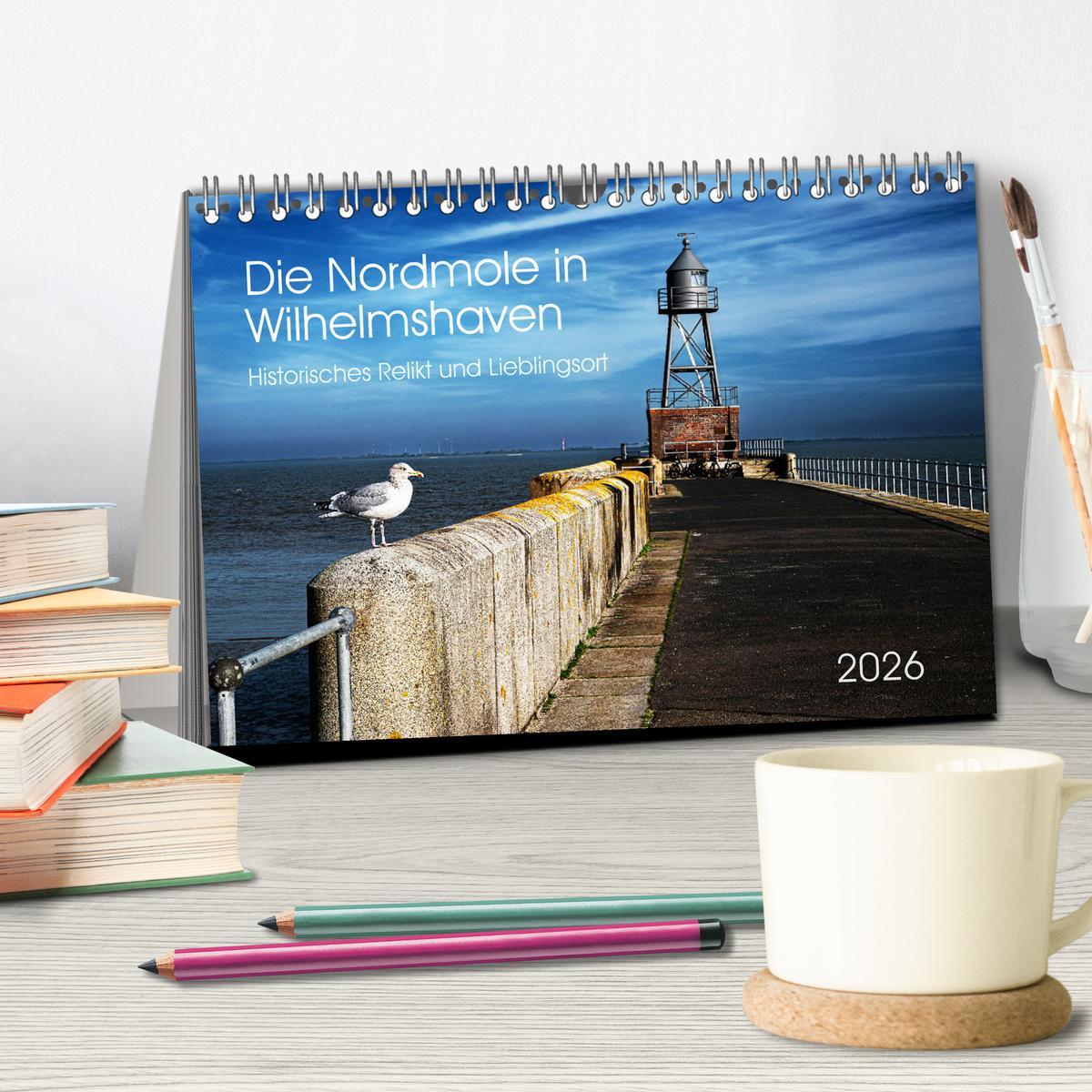 Beispielinhalt (Bild) Die Nordmole in Wilhelmshaven. Historisches Relikt und Lieblingsort. (Tischkalender 2026 DIN A5 quer), CALVENDO Monatskalender