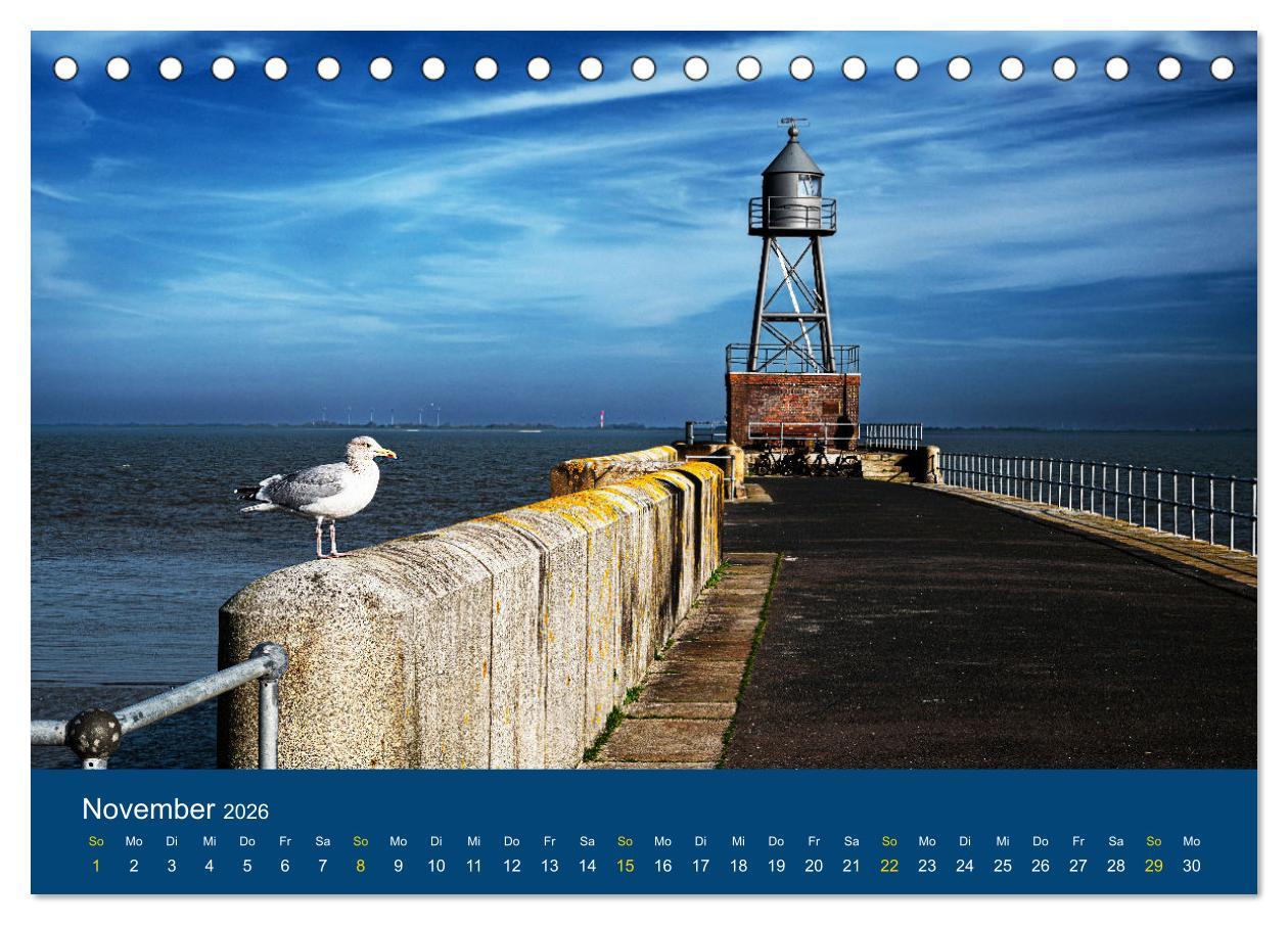 Beispielinhalt (Bild) Die Nordmole in Wilhelmshaven. Historisches Relikt und Lieblingsort. (Tischkalender 2026 DIN A5 quer), CALVENDO Monatskalender