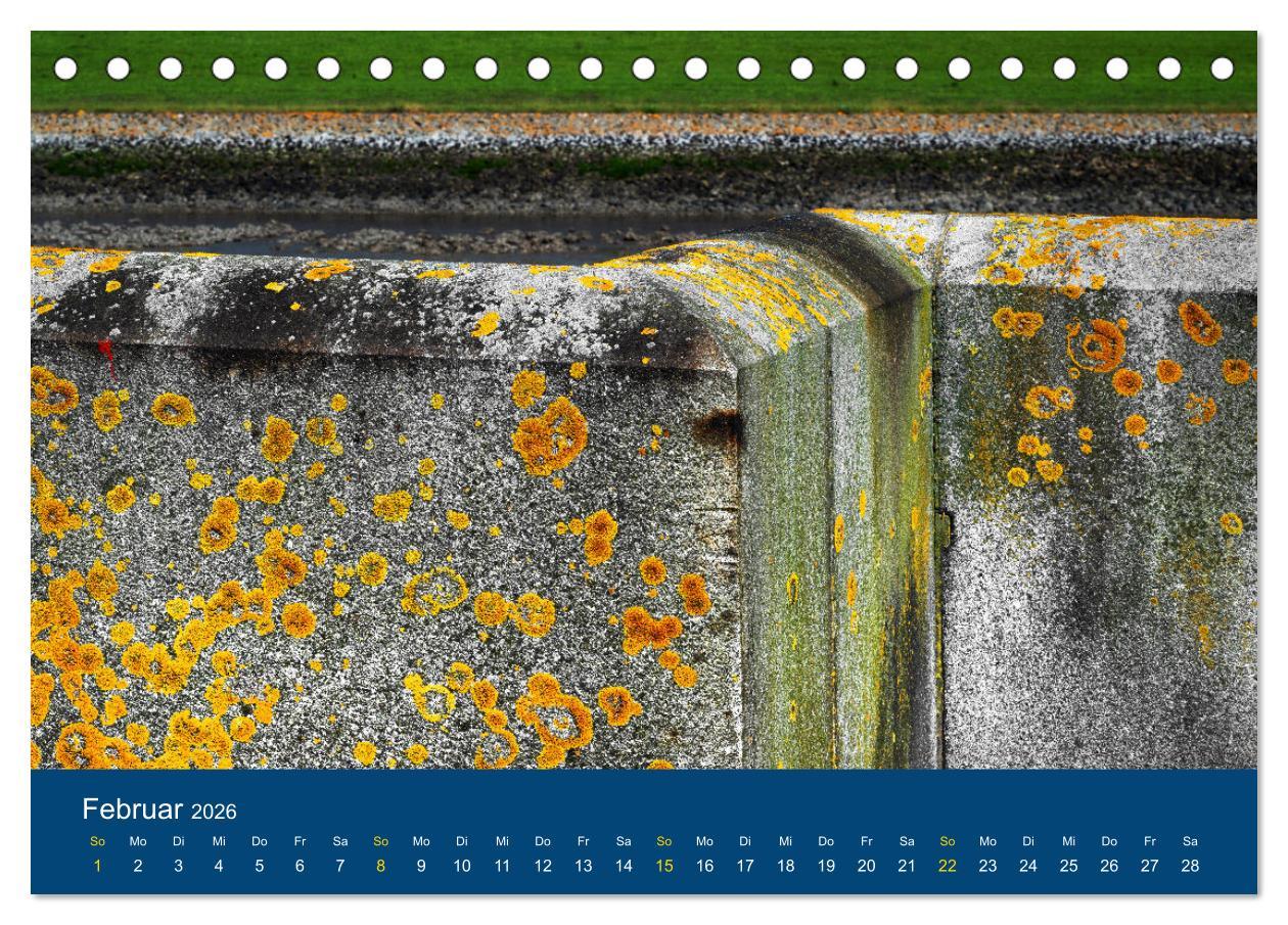 Beispielinhalt (Bild) Die Nordmole in Wilhelmshaven. Historisches Relikt und Lieblingsort. (Tischkalender 2026 DIN A5 quer), CALVENDO Monatskalender