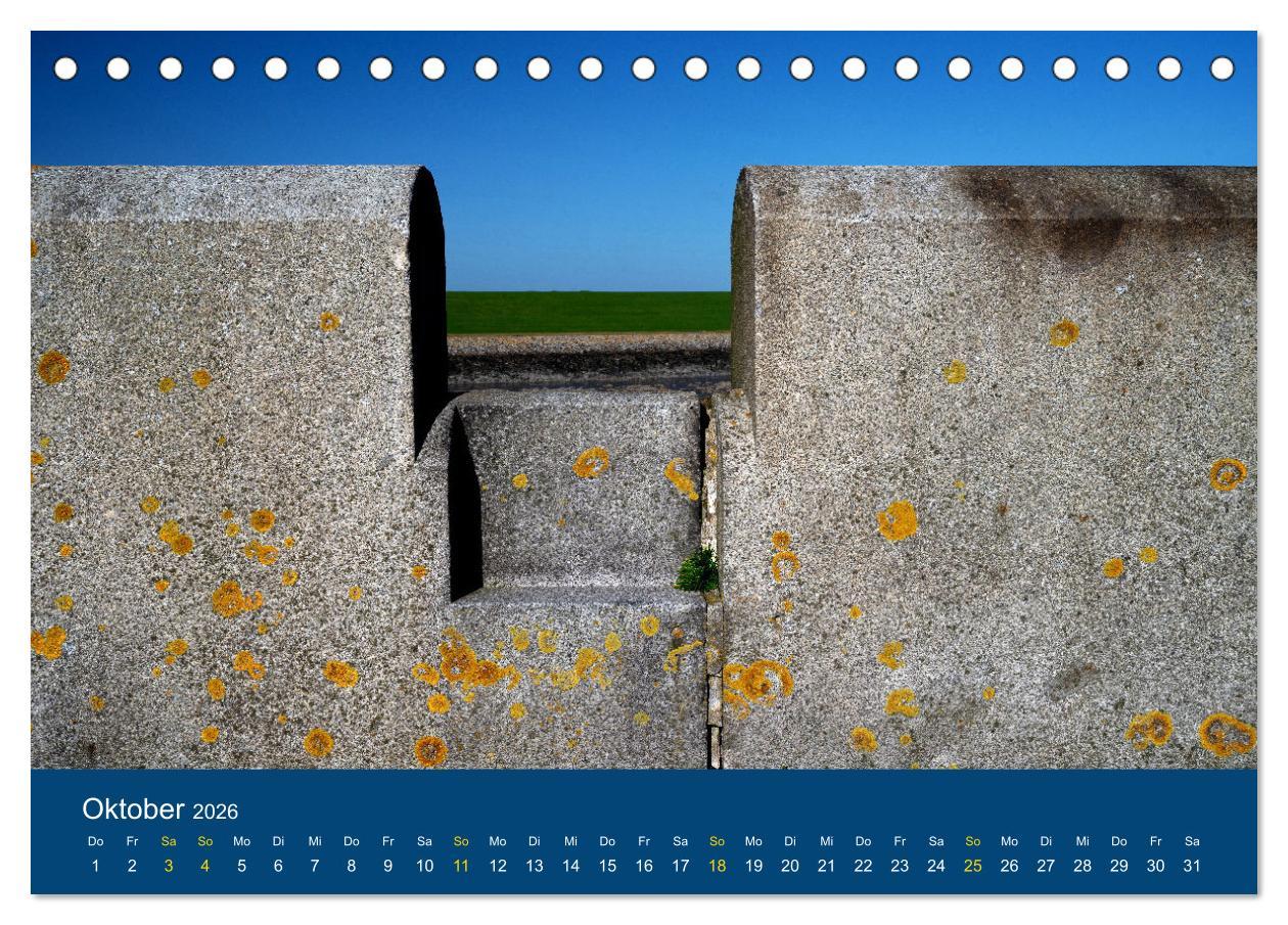 Beispielinhalt (Bild) Die Nordmole in Wilhelmshaven. Historisches Relikt und Lieblingsort. (Tischkalender 2026 DIN A5 quer), CALVENDO Monatskalender