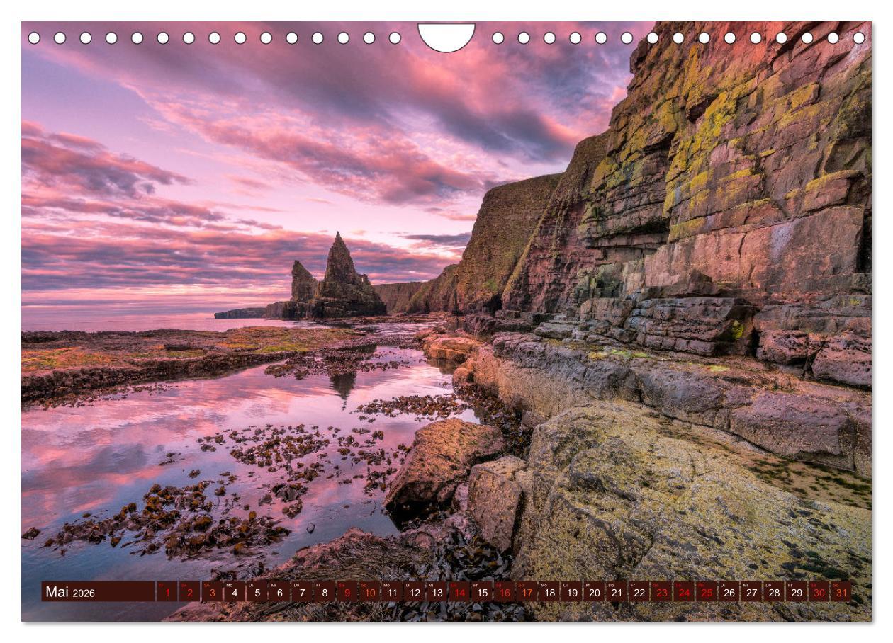 Beispielinhalt (Bild) Kraftplatz Wilde Küsten (Wandkalender 2026 DIN A4 quer), CALVENDO Monatskalender