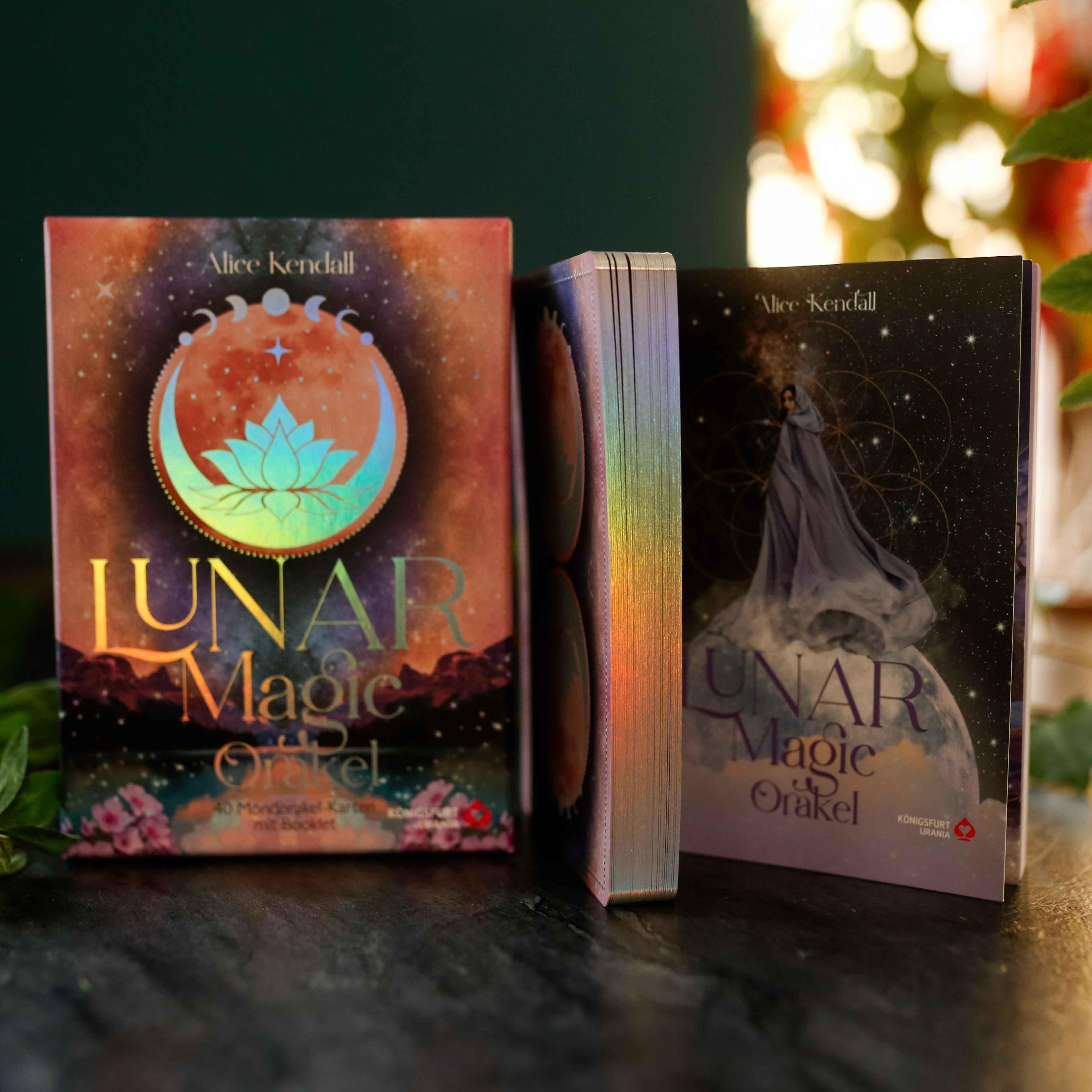 Beispielinhalt (Bild) Lunar Magic Orakel - 40 Mondorakel-Karten mit Booklet (Deutsch)