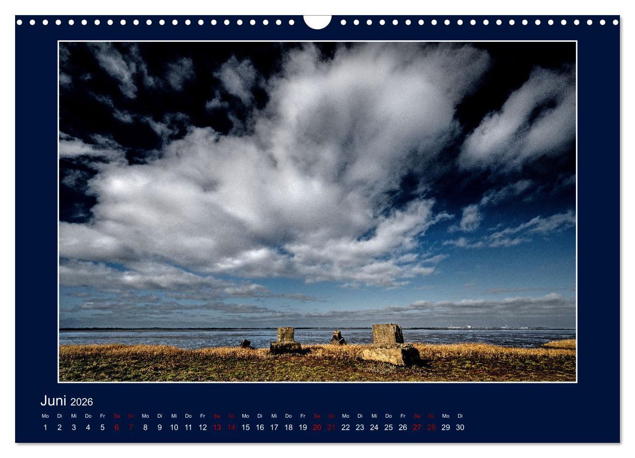 Beispielinhalt (Bild) Wolken, Watt und Wellen. Fotografische Impressionen vom Jadebusen. (Wandkalender 2026 DIN A3 quer), CALVENDO Monatskalender