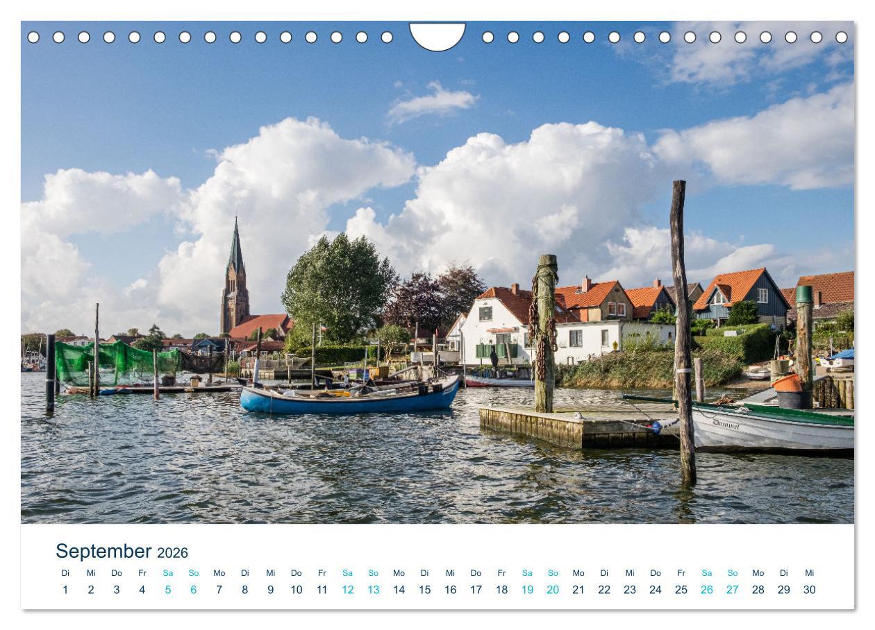 Beispielinhalt (Bild) Die Schlei - Segelrevier und Naherholungsgebiet (Wandkalender 2026 DIN A4 quer), CALVENDO Monatskalender