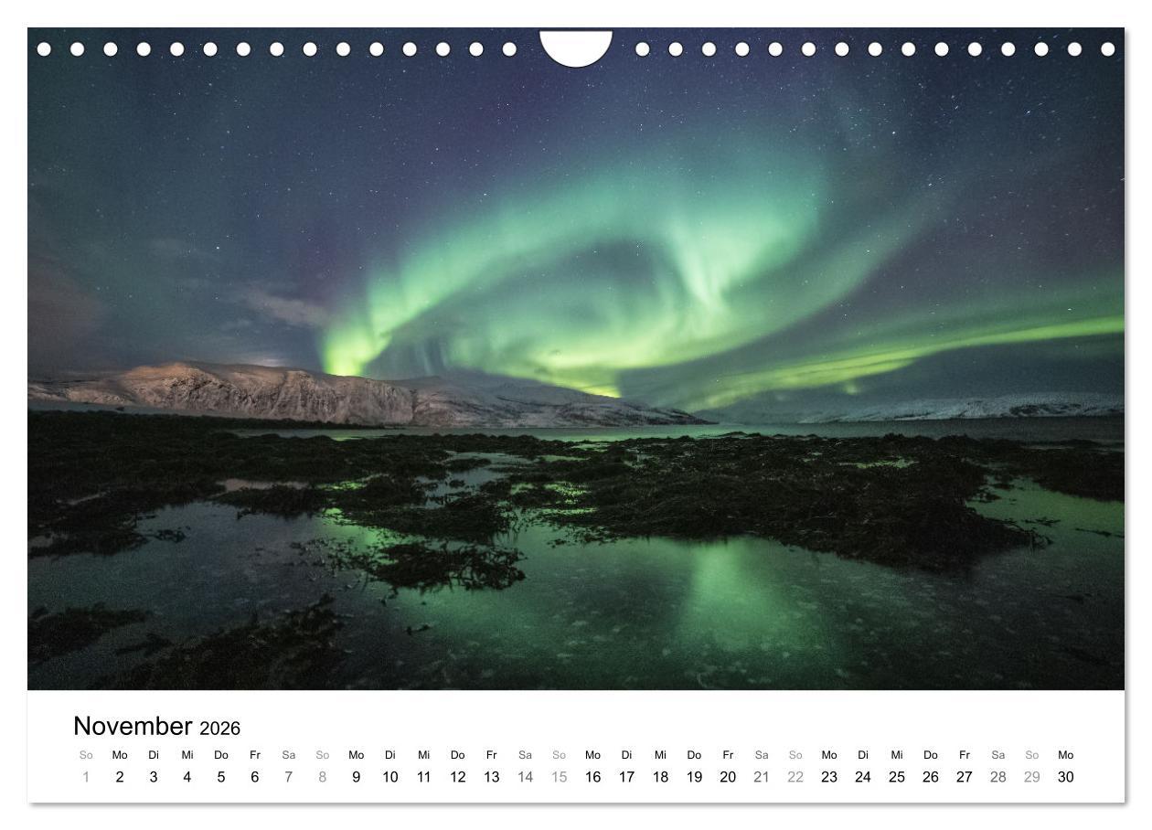 Beispielinhalt (Bild) Nordlichter - Farbenspiel am arktischen Nachthimmel (Wandkalender 2026 DIN A4 quer), CALVENDO Monatskalender