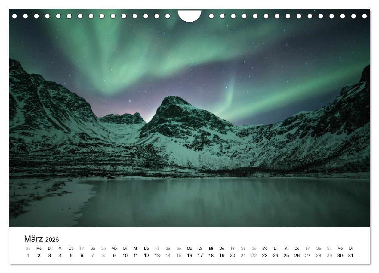 Beispielinhalt (Bild) Nordlichter - Farbenspiel am arktischen Nachthimmel (Wandkalender 2026 DIN A4 quer), CALVENDO Monatskalender