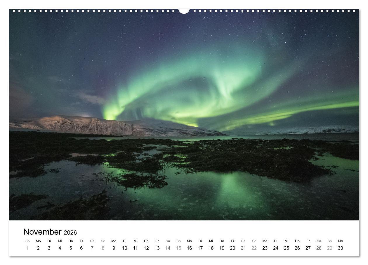 Beispielinhalt (Bild) Nordlichter - Farbenspiel am arktischen Nachthimmel (Wandkalender 2026 DIN A2 quer), CALVENDO Monatskalender