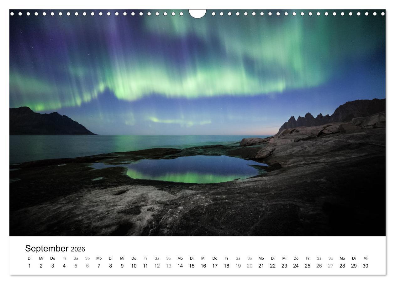 Beispielinhalt (Bild) Nordlichter - Farbenspiel am arktischen Nachthimmel (Wandkalender 2026 DIN A3 quer), CALVENDO Monatskalender