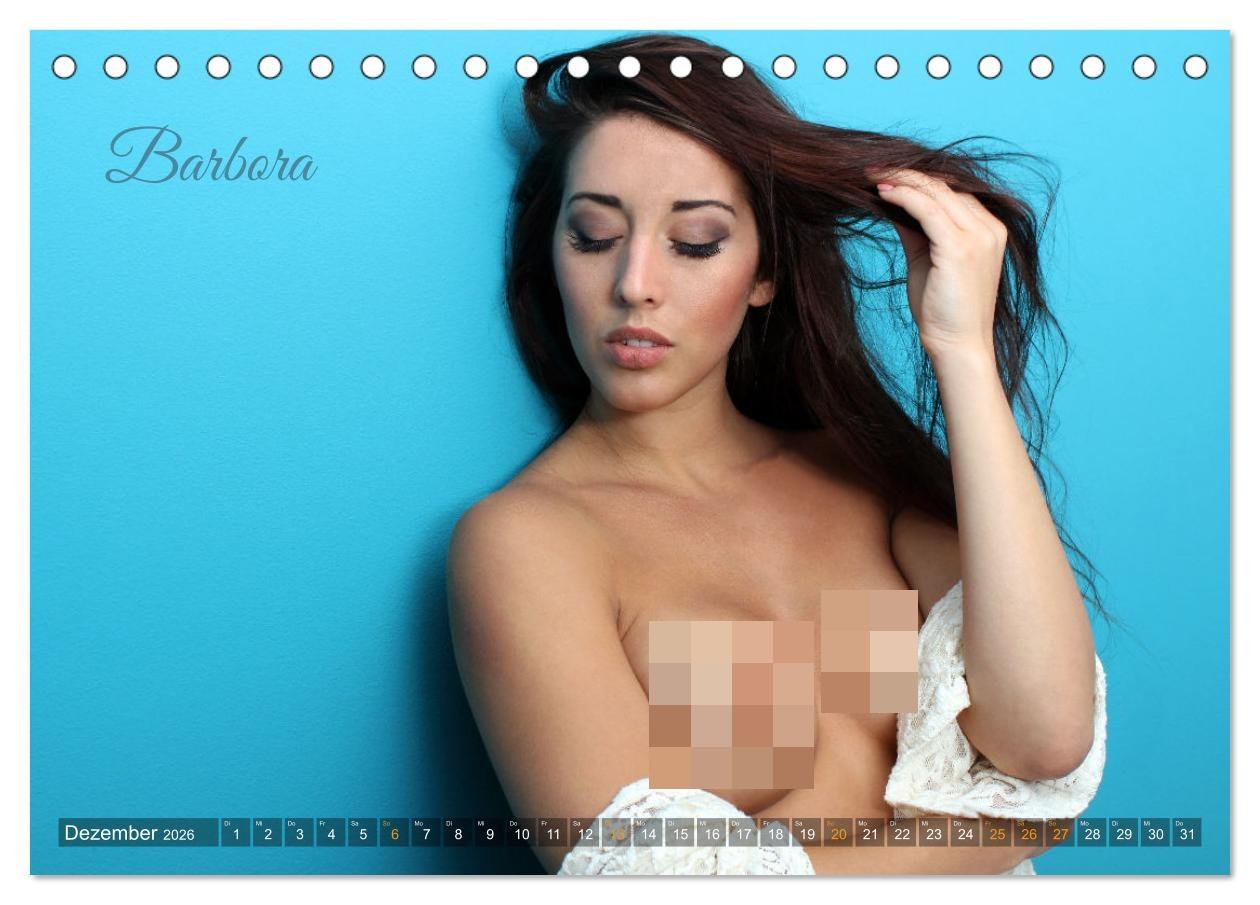 Beispielinhalt (Bild) EROTIK FOTOART - Topless Girls (Tischkalender 2026 DIN A5 quer), CALVENDO Monatskalender